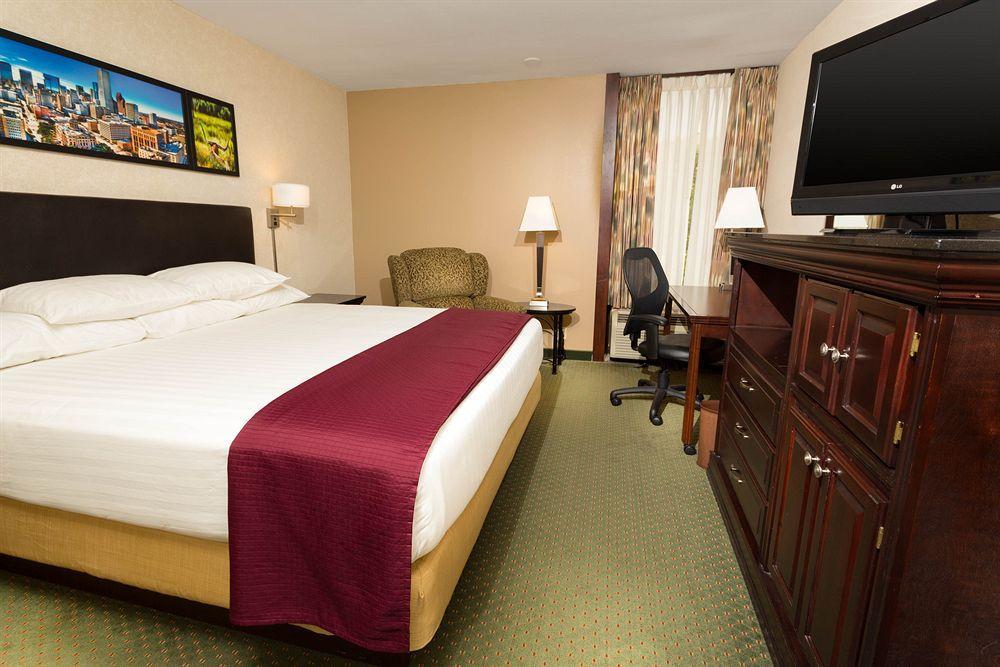 Drury Inn & Suites Columbus Гров Сити Экстерьер фото